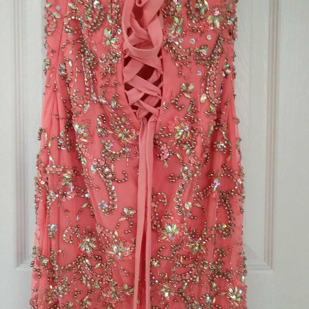 Prom dress - Picture 2 of 8